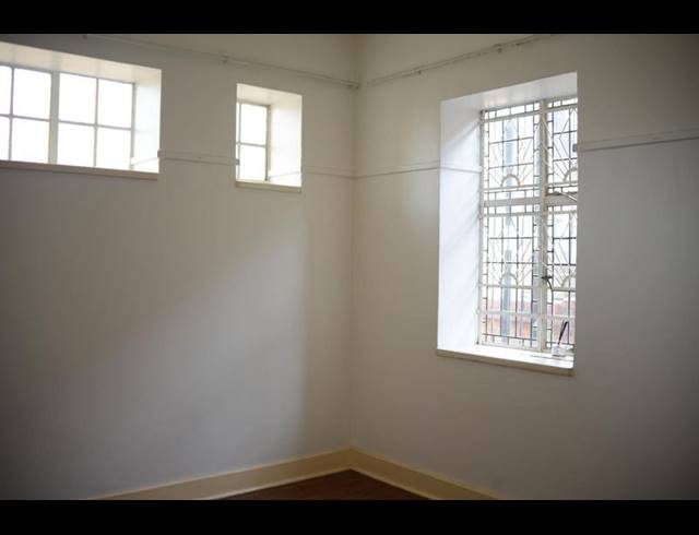 2 BEDROOM APARTMENT FOR SALE IN KENSINGTON